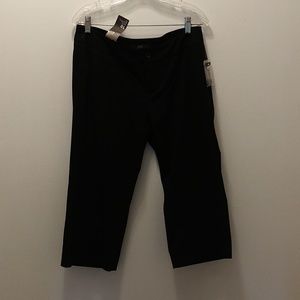 Wassino women's black capris, size 10. Tags still on.